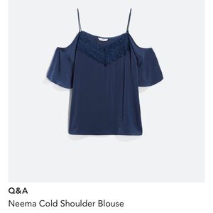 Q&A silky cold shoulder top women’s Large